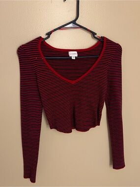 La Hearts Red & Blue Striped V‑Neck Long Sleeve Crop Top